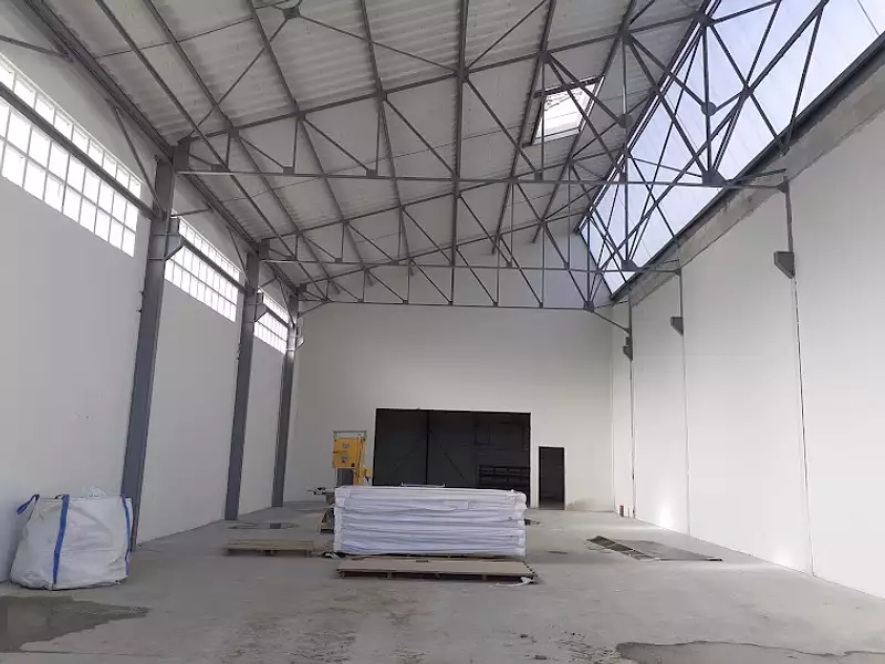 Divers, 300 m²