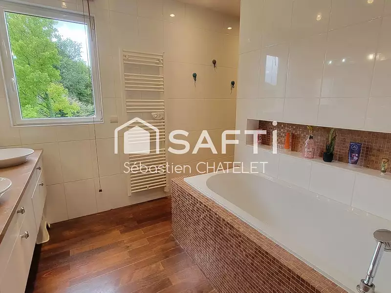 Maison, 258 m²