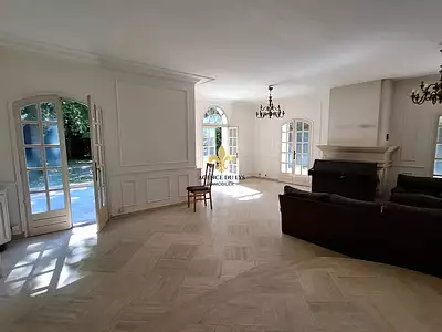 Maison, 225 m²
