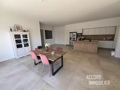 Maison, 174 m²