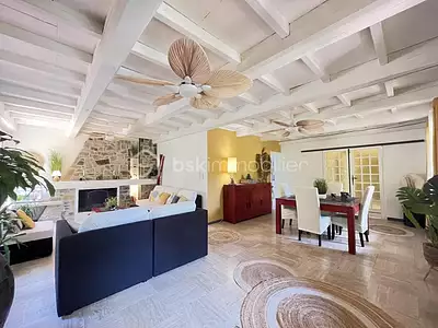 Maison, 277 m²