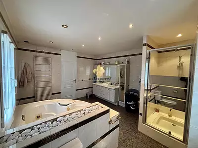 Maison, 320 m²