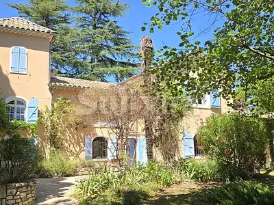 Maison, 305 m²