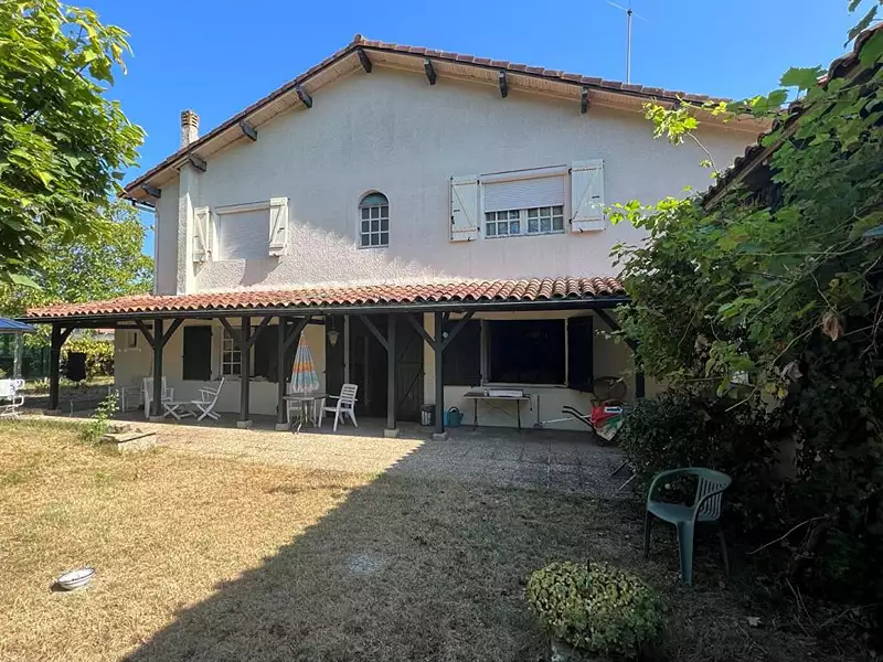 Maison, 215 m²