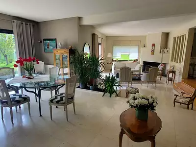 Maison, 255 m²