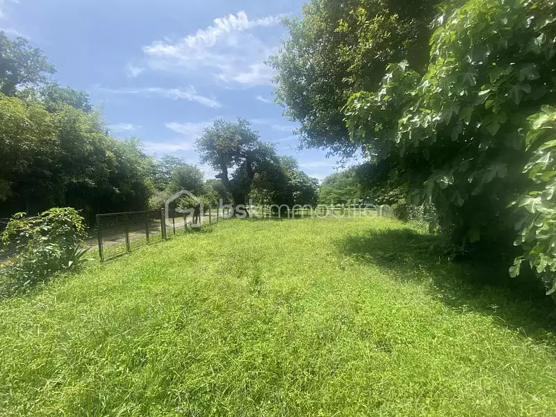 Terrain, 300 m²
