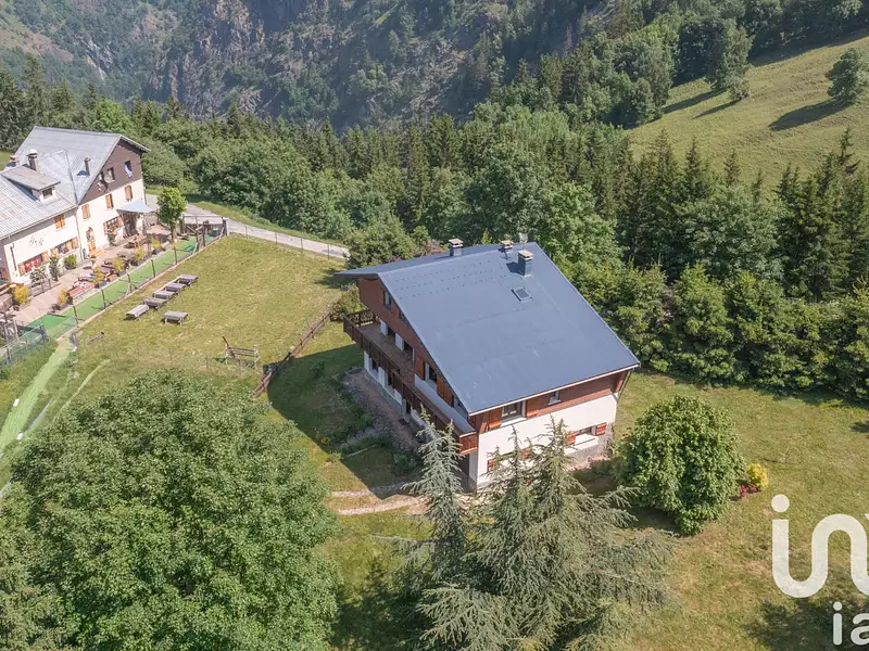 Maison, 227 m²