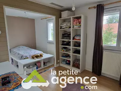 Maison, 166 m²