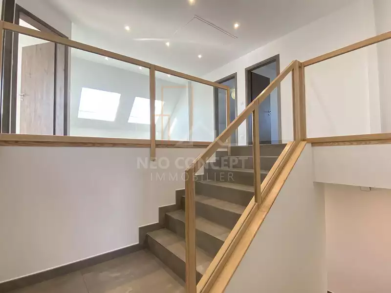 Maison, 166 m²
