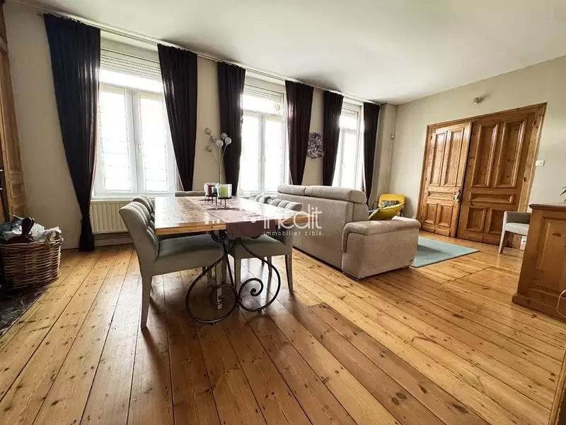 Maison, 218 m²