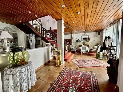 Maison, 1 300 m²