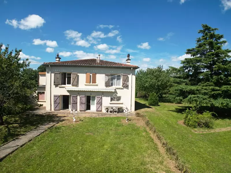 Maison, 241 m²