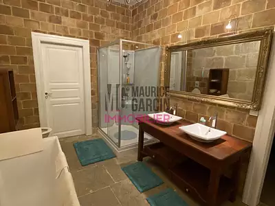 Maison, 590 m²