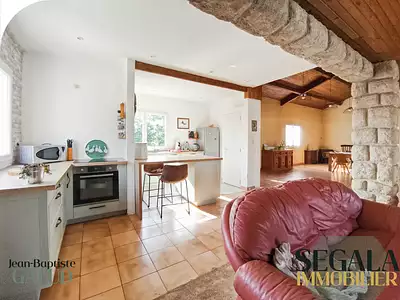 Maison, 275 m²