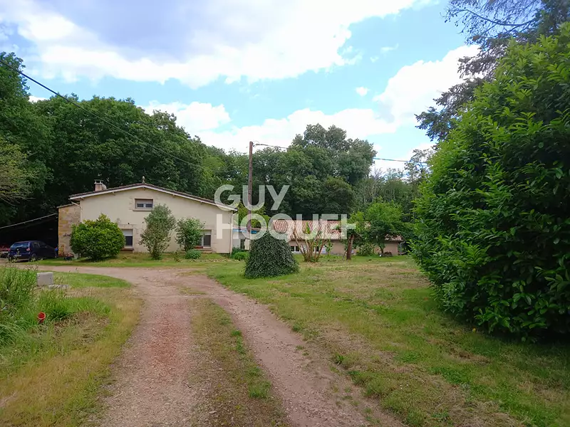 Maison, 277 m²