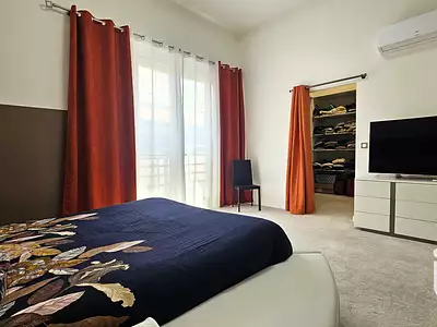 Maison, 251 m²