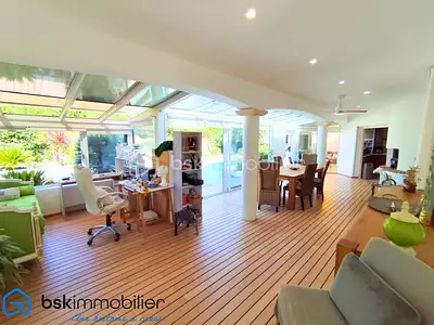 Maison, 237 m²