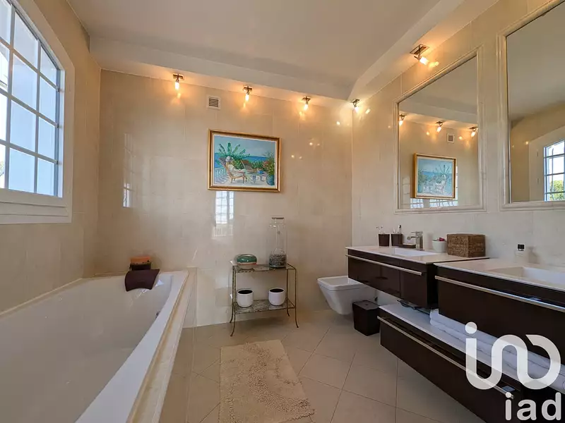 Maison, 197 m²