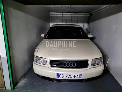 Parking, 12,8 m²