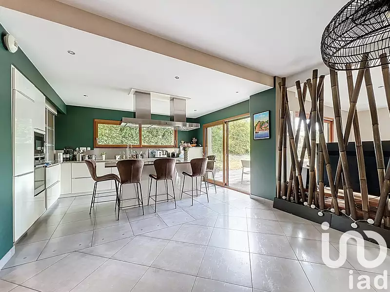 Maison, 215 m²