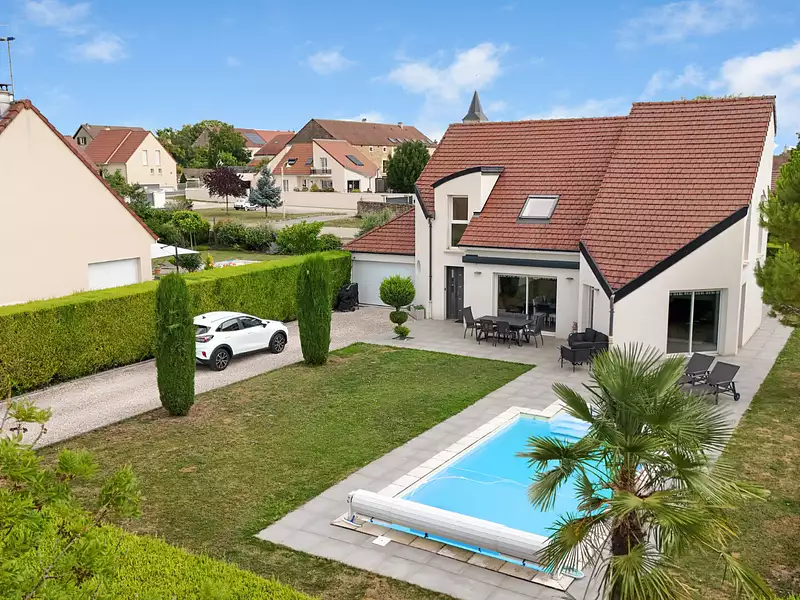Maison, 166 m²