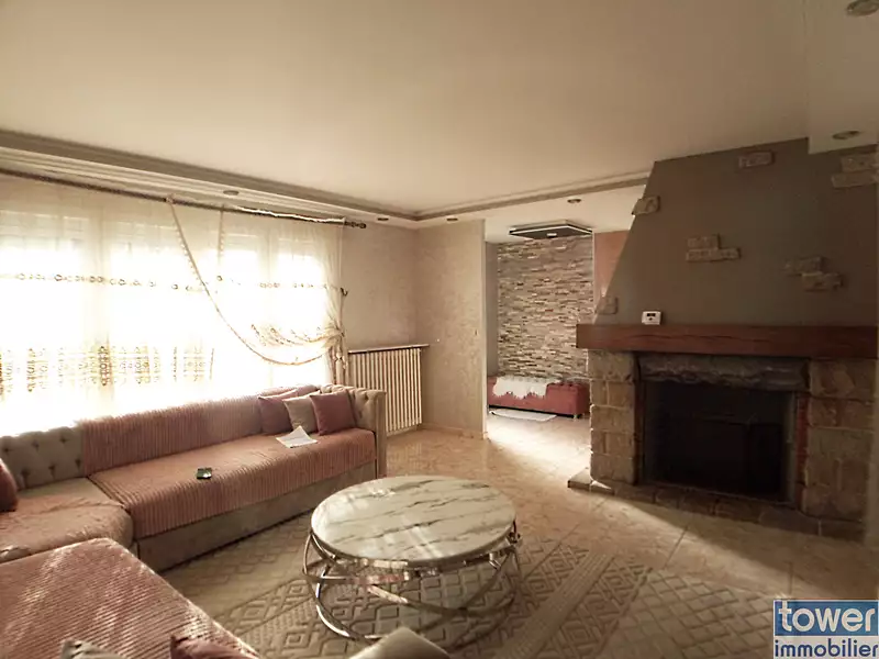 Maison, 220 m²