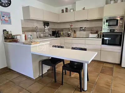 Maison, 300 m²