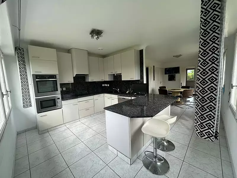 Maison, 300 m²