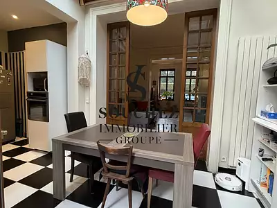 Maison, 166 m²