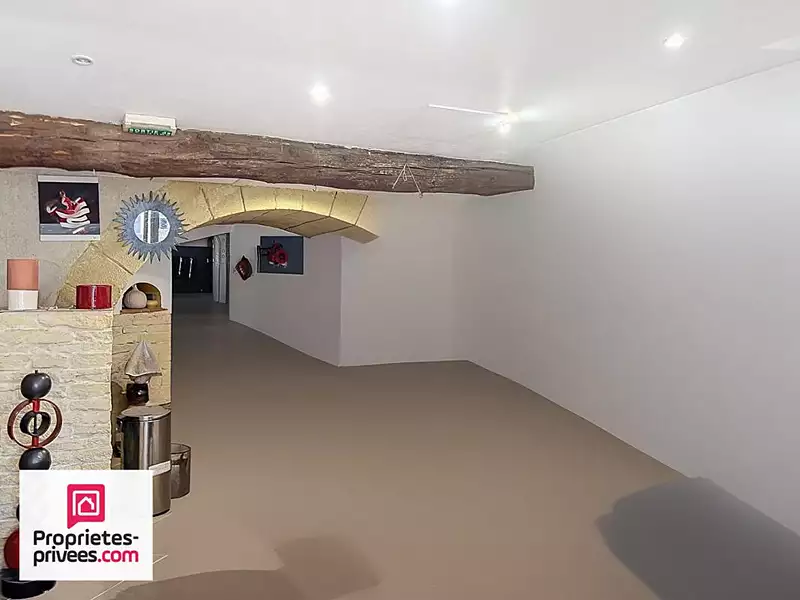 Immeuble, 220 m²