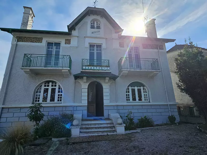 Maison, 240 m²