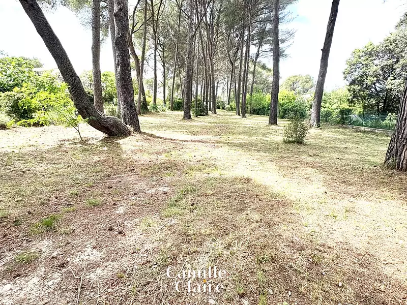 Terrain, 1 400 m²