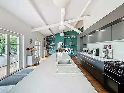 Maison, 240 m²