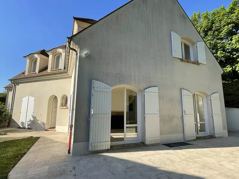 Maison, 335 m²