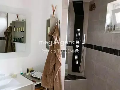 Immeuble, 319 m²