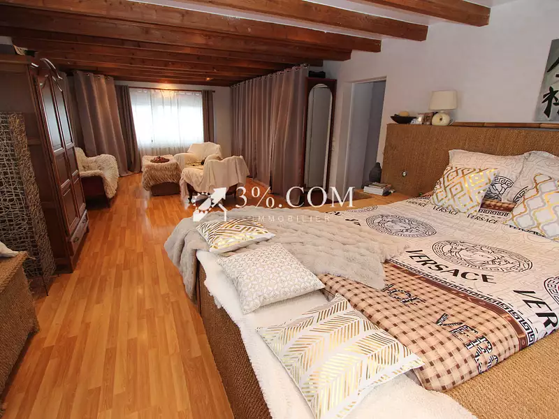 Maison, 240 m²