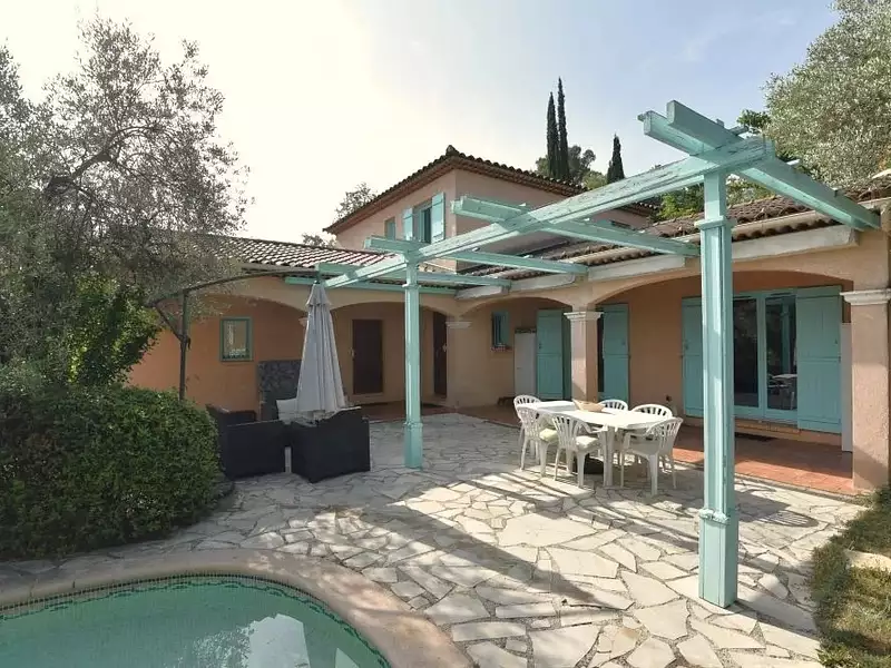 Maison, 180 m²