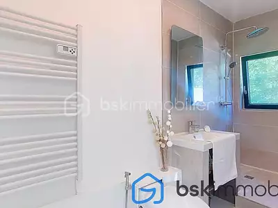 Maison, 210 m²