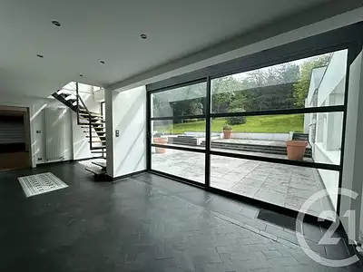 Maison, 317,9 m²