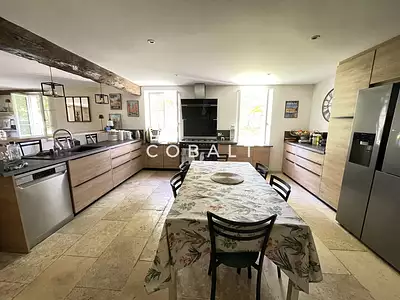 Maison, 235 m²