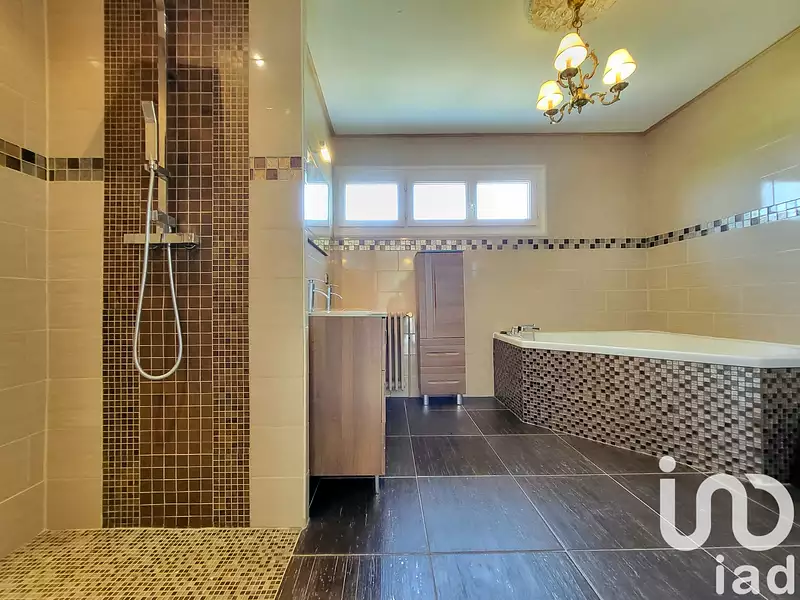 Maison, 181 m²