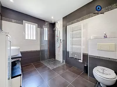 Maison, 169 m²