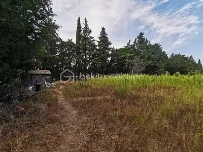 Terrain, 3 851 m²