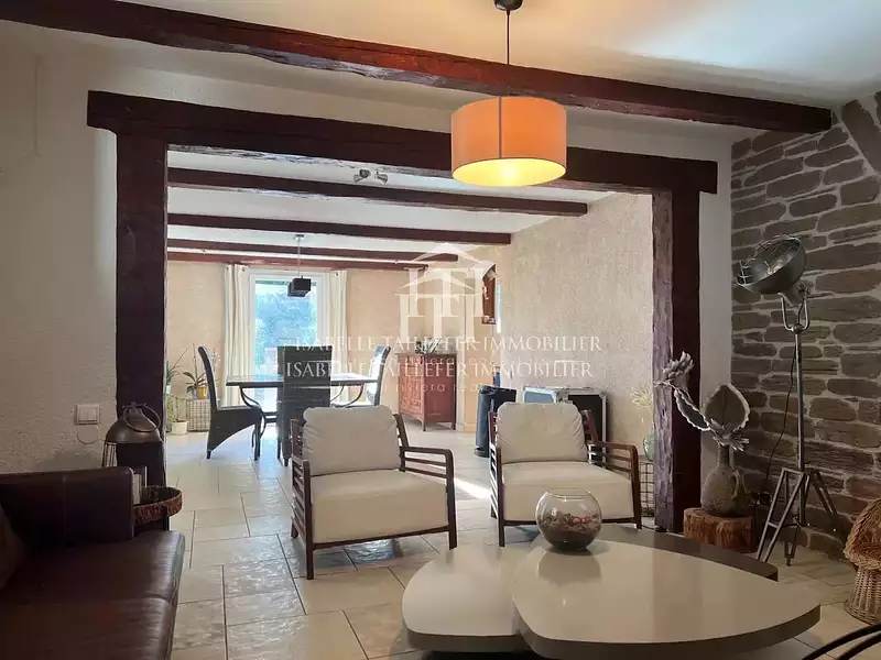 Maison, 196 m²