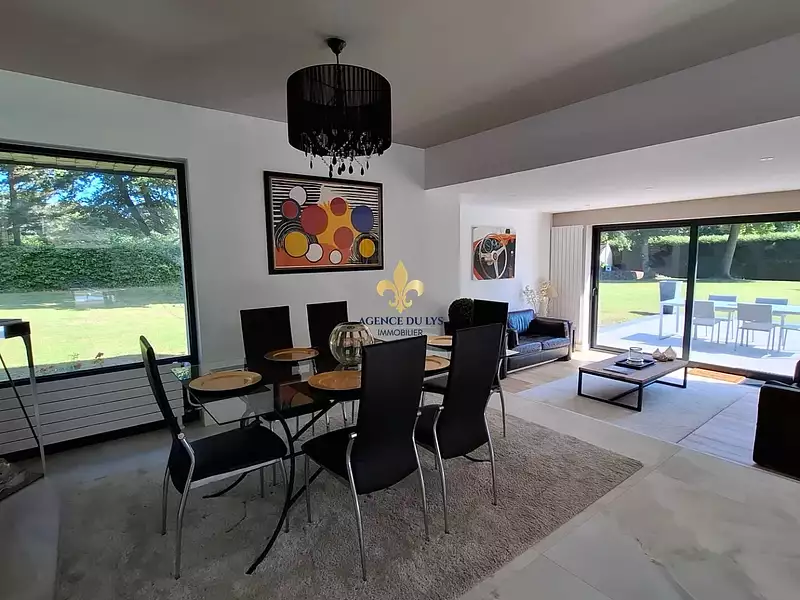 Maison, 256 m²