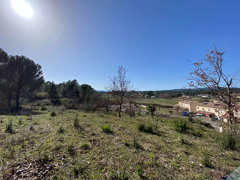 Terrain, 800 m²