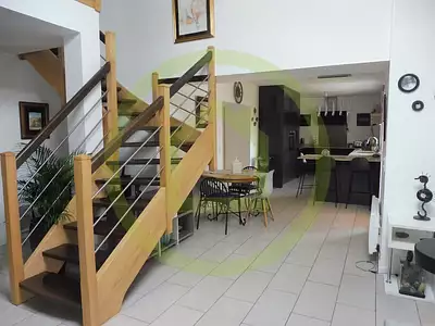 Maison, 215 m²