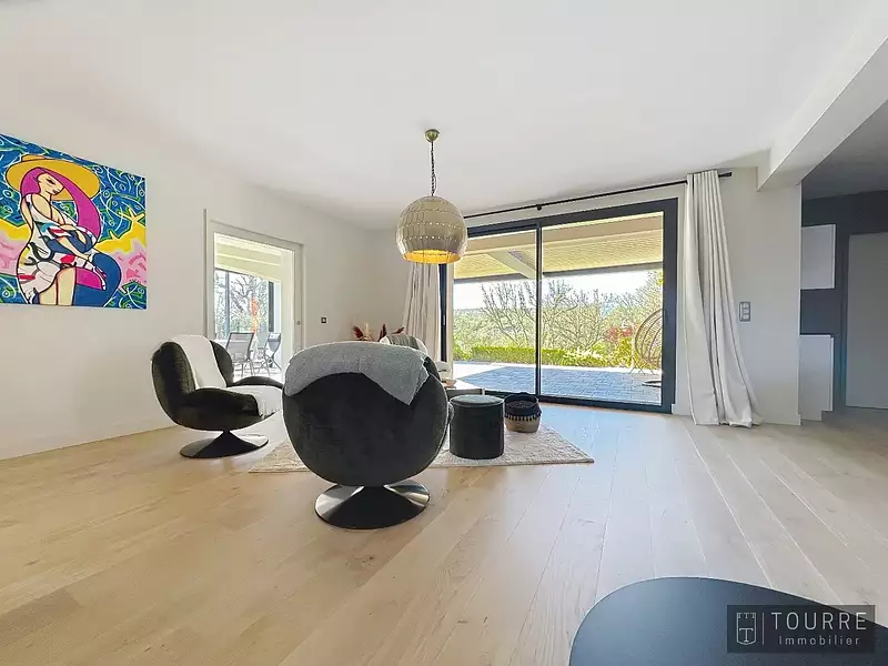 Maison, 240 m²
