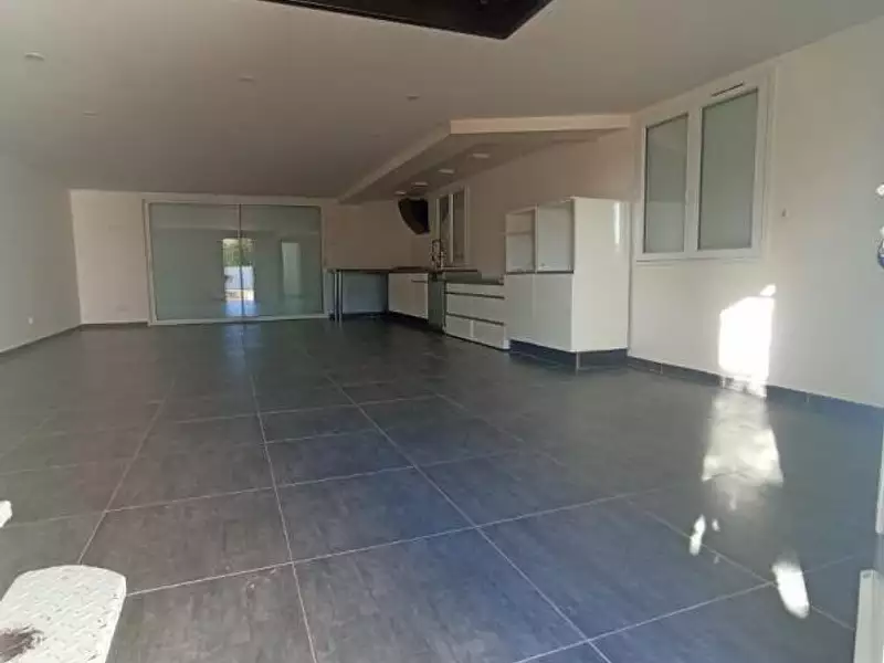 Immeuble, 103 m²