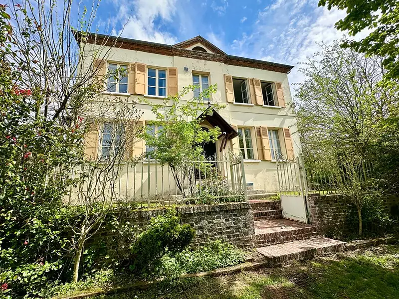 Maison, 196 m²